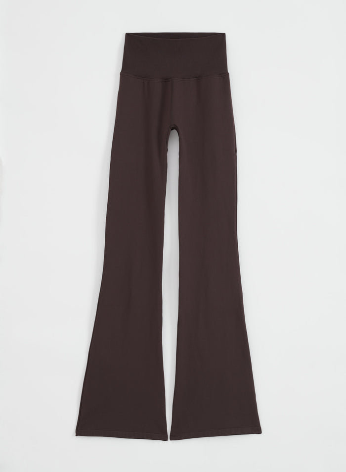 Chocolate aim'n Shape Seamless Flare Tights featuring a high ribbed waist and wide flared legs in a flatlay.