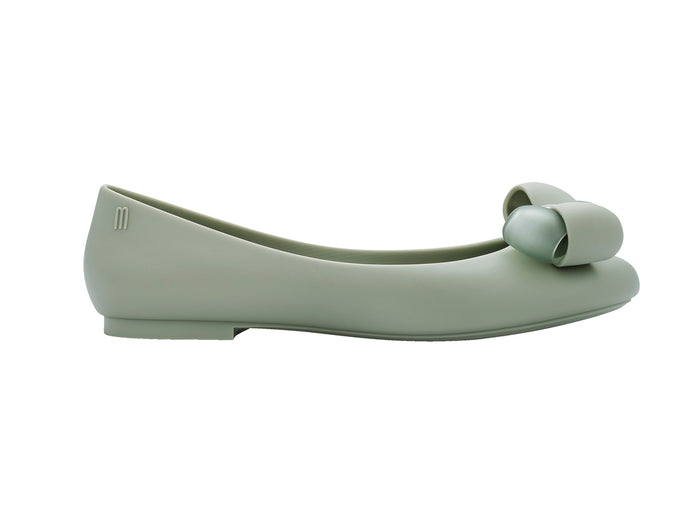 Melissa Doll VIII green women’s flat shoes with maxi bow design – stylish ballerinas for casual and party wear