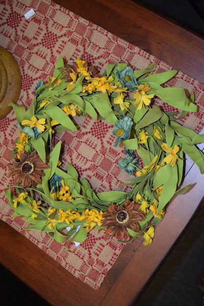 9" Martins Cottage Wreath