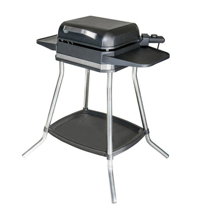 Der Unold BBQ-Stand-/Tischgrill Jimmy ist ein freistehender Elektrogrill in Schwarz und Silber mit geschlossenem Deckel, Seitenablagen, unterer Ablageschale und vier abgewinkelten Metallbeinen.