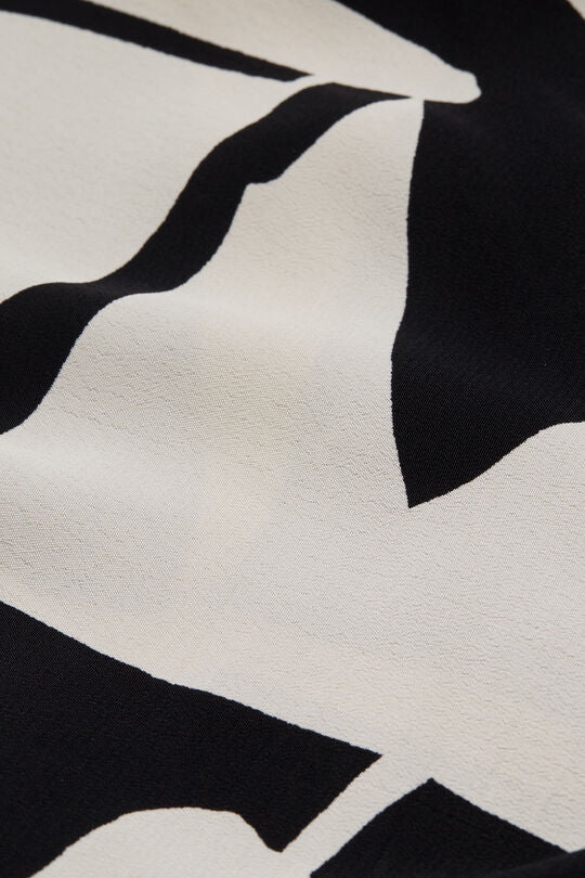 Masai Black Kia Top Detail | Dotique