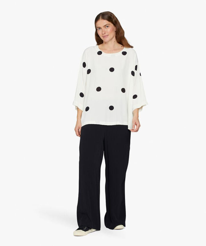 Masai Whitecap Becca Top Lifestyle 2 | Dotique