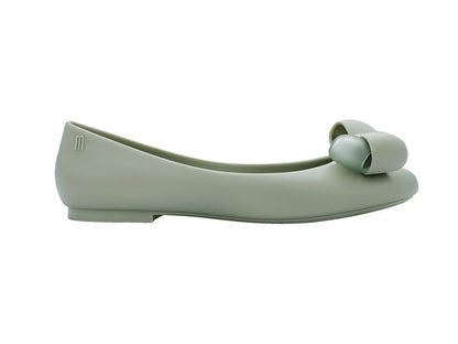Melissa Doll VIII green women’s flat shoes with maxi bow design – stylish ballerinas for casual and party wear