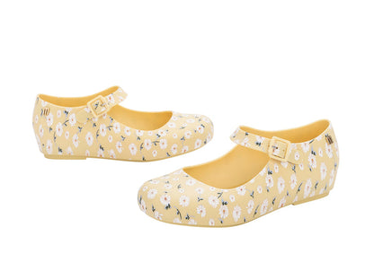 Mini Melissa Dora Floral Printed Yellow Ballerinas for Girls â€“ Stylish and comfortable ballerina shoes with a vibrant floral print, perfect for little girls' everyday wear.