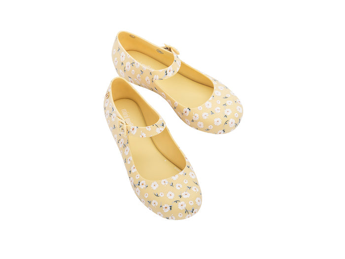 Mini Melissa Dora Floral Printed Yellow Ballerinas for Girls â€“ Stylish and comfortable ballerina shoes with a vibrant floral print, perfect for little girls' everyday wear.