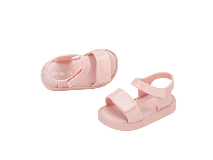 Buy Mini Melissa Jump solid pink Papete sandals for babies online. Comfortable, lightweight baby girl sandals perfect for casual, daily wear, and summer fashion.