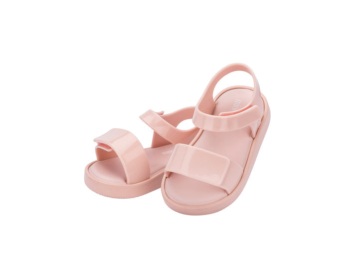 Buy Mini Melissa Jump solid pink Papete sandals for babies online. Comfortable, lightweight baby girl sandals perfect for casual, daily wear, and summer fashion.