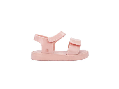 Buy Mini Melissa Jump solid pink Papete sandals for babies online. Comfortable, lightweight baby girl sandals perfect for casual, daily wear, and summer fashion.