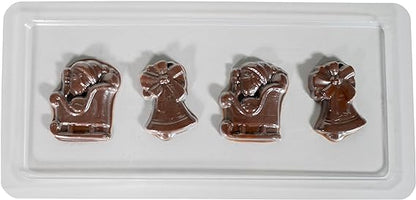 Das Unold Schokoladenform-Set Weihnachten beinhaltet eine Kunststoffform mit vier Schokoladenformen – sitzende und stehende Kinder – die in einer Reihe angeordnet sind.