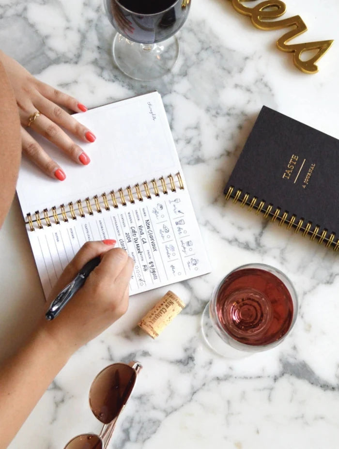 Taste Journal - Black in use